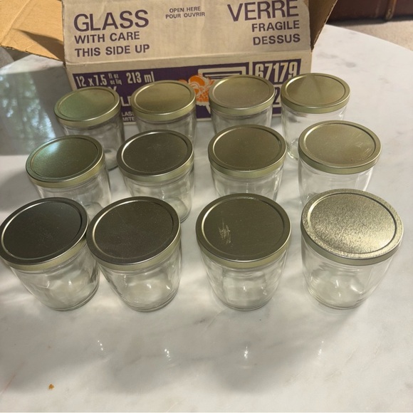 Vintage case of 12 Dominion glass 7.5 oz jelly tumblers / glasses with lids - Picture 5 of 13